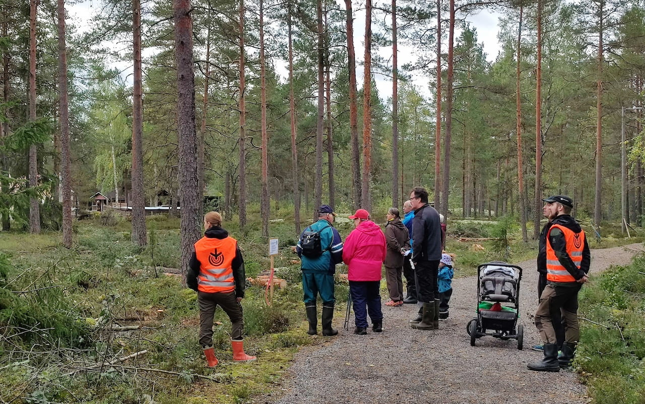 Loimaalla marssittiin lauantaina aurinkoisessa syyssäässä