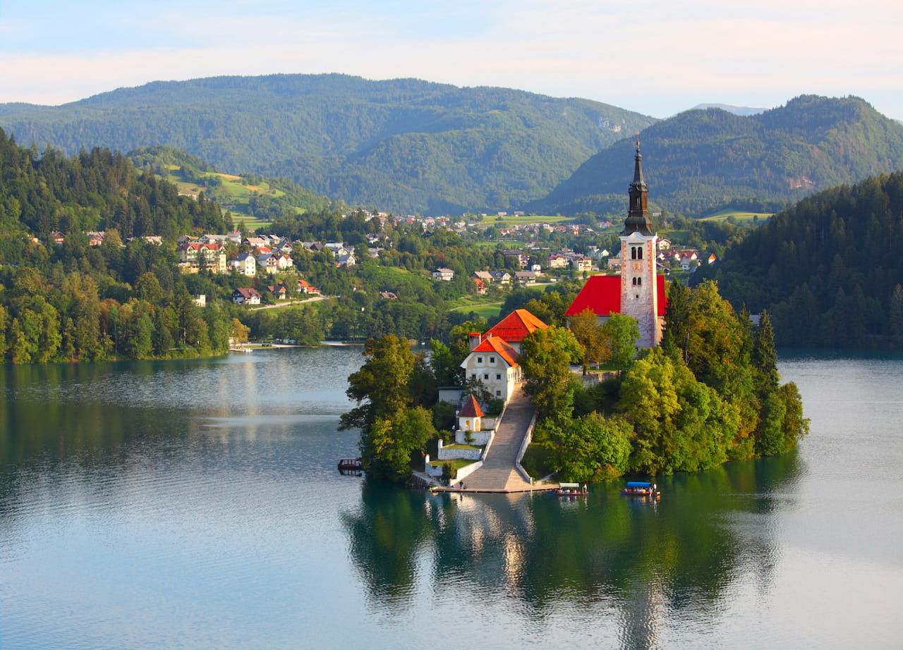 Tilaa tuhkalannoitus, osallistut Slovenian matkan arvontaan (arvo 1780€)