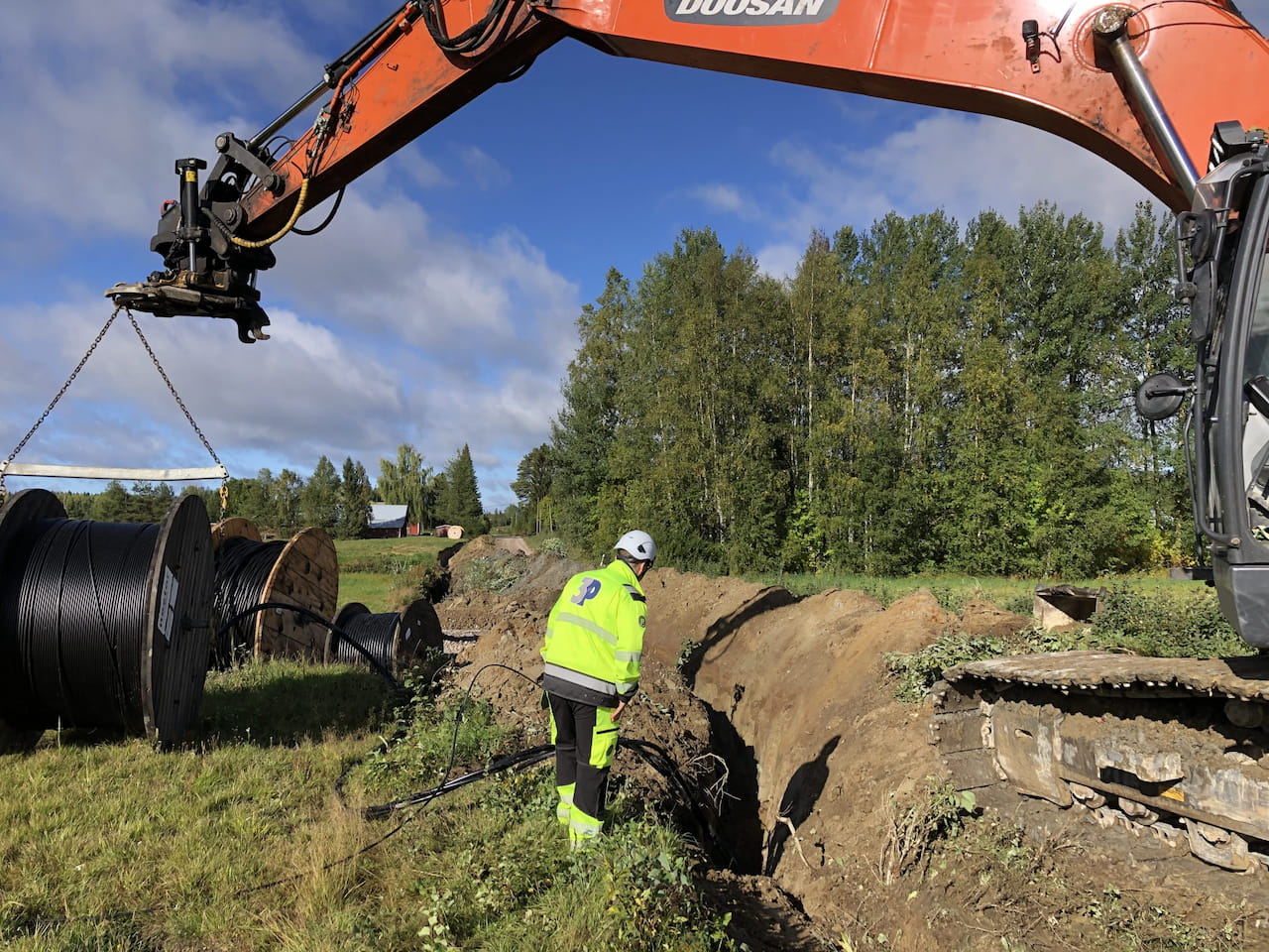 Metsänhoitoyhdistys toimii maanomistajien aktiivisena apuna sähkölinjojen korvausneuvotteluissa
