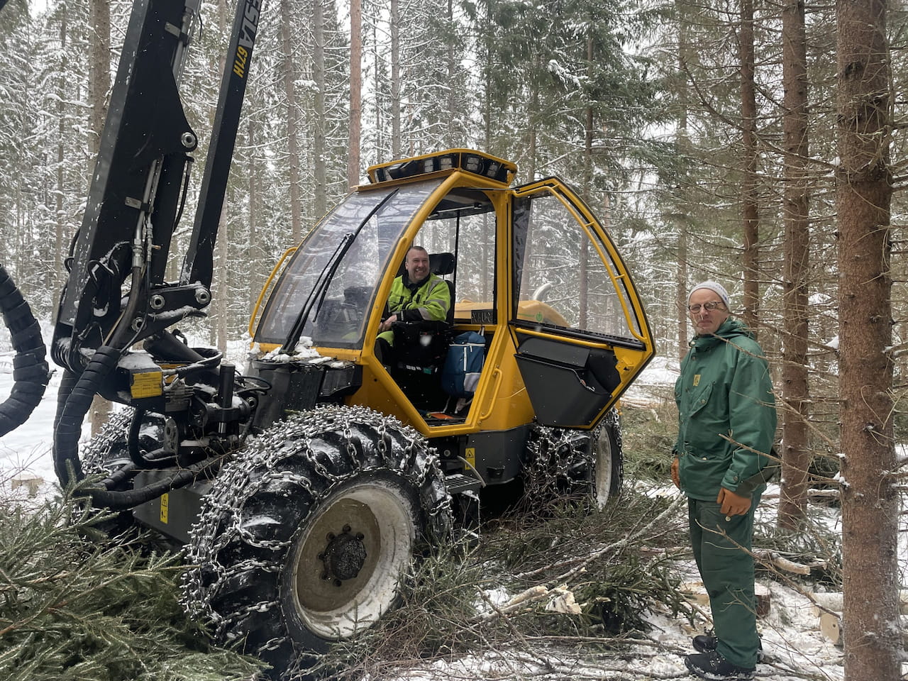 Mhy Roineelta löytyy pienempää kalustoa ensiharvennuksille