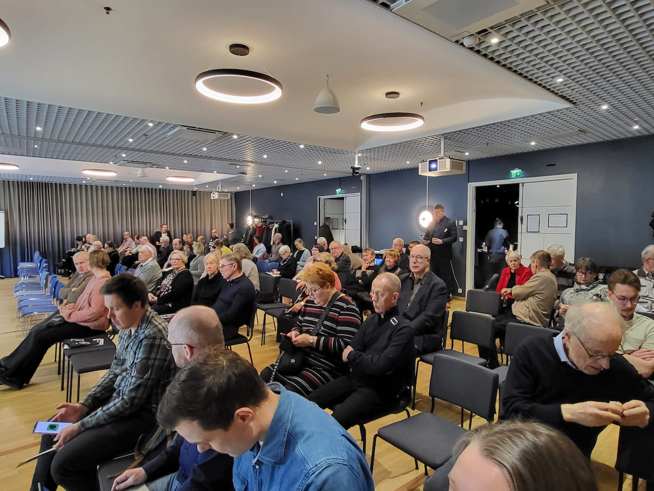 Perinteinen etämetsänomistajien Metsäpäivä Vantaalla keräsi runsaan kuulijakunnan