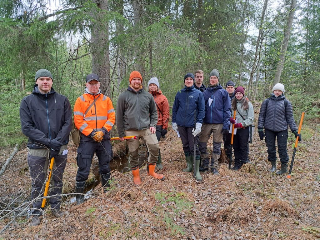 Ryhmäkuvassa vasemmalta Joni Heltimoinen, Julius Karttunen, Elmo Immonen, Maija Liukkonen, Antti Honkanen, Lauri Hänninen, Visa Lampinen, Juha Ronkanen, Jenita Laitinen ja Aino Rytkönen.