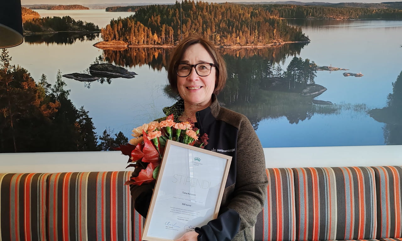Metsänhoitoyhdistys Etelä-Savon mäntyharjulaiselle erityisasiantuntija Taina Kososelle on myönnetty Metsämiesten Säätiön ”Työyhteisön hyvä tyyppi” -stipendi