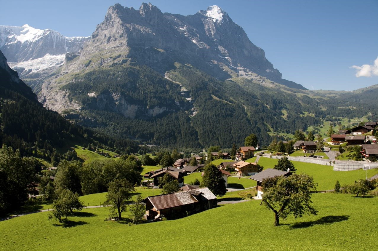 Sveitsi vuoristomaisema